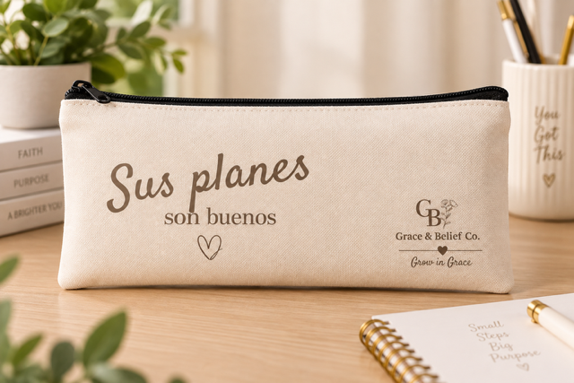 Canvas pouch printed with the Spanish phrase 'Sus planes son buenos'.